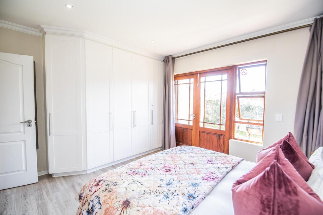 Apartament Six Whale Rock Gardens With Back Up Power For Load Shedding Plettenberg Bay Zewnętrze zdjęcie